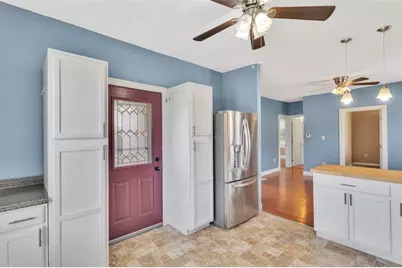 828 John St, Smith Township, PA 15054 - Photo 8