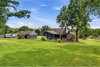 2947 Chautauqua Dr, Hampton, PA 15044 - Photo 4
