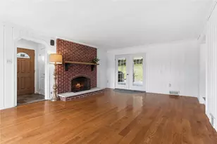 2947 Chautauqua Dr, Hampton, PA 15044 - Photo 8