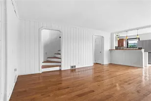 2947 Chautauqua Dr, Hampton, PA 15044 - Photo 10