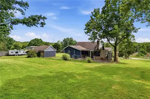 2947 Chautauqua Dr, Hampton, PA 15044 - Photo 4