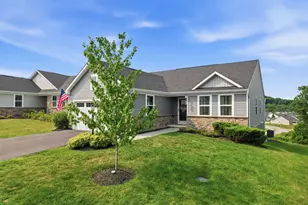 115 Touchstone Ct, Lancaster Township, PA 16037 - Photo 2