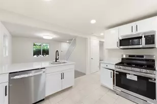 12022 Harvard Dr, Pittsburgh, PA 15235 - Photo 8