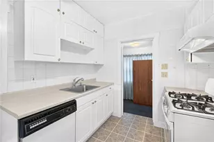 842 Greenfield Ave, Pittsburgh, PA 15217 - Photo 16