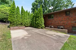 4778 S Emblem Dr, Pittsburgh, PA 15236 - Photo 32