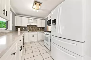 13581 St Clair Dr, North Huntingdon, PA 15642 - Photo 10
