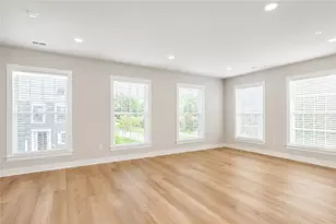 701 Halcyon Ln, Cranberry Township, PA 16066 - Photo 4