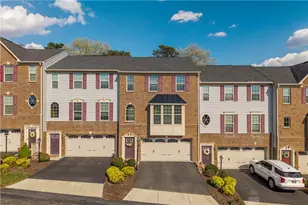 506 Aprilmae Way, Ross Twp, PA 15237 - Photo 2