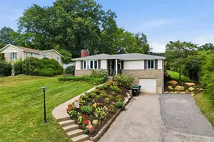 837 Pallas Dr, Pittsburgh, PA 15237 - Photo 2