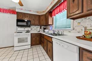 339 Inglewood Dr, Pittsburgh, PA 15228 - Photo 16