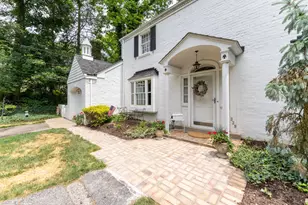 339 Inglewood Dr, Pittsburgh, PA 15228 - Photo 4