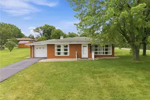 402 Pierce St, Unity Township, PA 15650 - Photo 2
