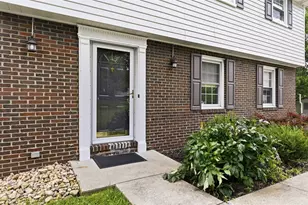 1446 Balsam Dr, Pittsburgh, PA 15101 - Photo 2