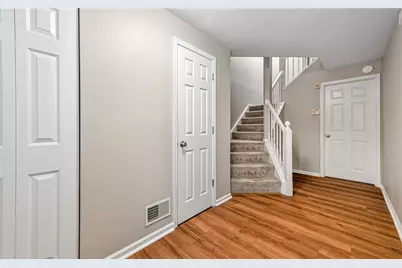 229 Hillvue Dr, Seven Fields Boro, PA 16046 - Photo 2