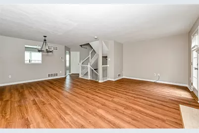 229 Hillvue Dr, Seven Fields Boro, PA 16046 - Photo 6