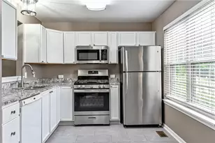 229 Hillvue Dr, Seven Fields Boro, PA 16046 - Photo 8