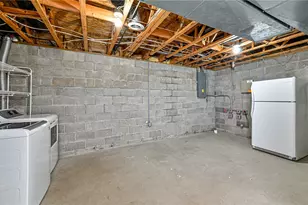 229 Hillvue Dr, Seven Fields Boro, PA 16046 - Photo 18