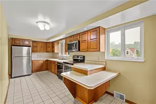 1410 Romano Dr, Bridgeville, PA 15017 - Photo 10
