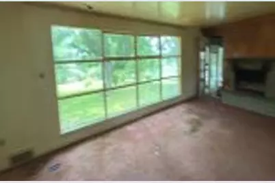 126 Magnolia Dr, Pittsburgh, PA 15116 - Photo 4