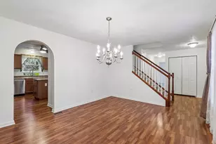 304 Maplewood Ln, Findlay Township, PA 15126 - Photo 4