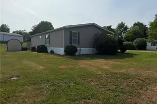 127 Marylynn Ln, Adams Township, PA 16059 - Photo 26