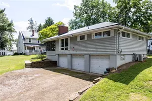 1825 Dixon Way, Patterson Township, PA 15010 - Photo 2