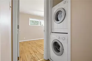 1825 Dixon Way, Patterson Township, PA 15010 - Photo 22