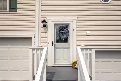 16 Cinque Terra Pl, Finleyville, PA 15332 - Photo 4
