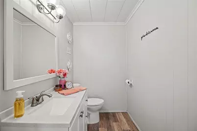 310 Glen Ave, Ellwood City, PA 16117 - Photo 14