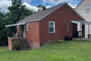 139 Roosevelt Ave, Observatory Hill, PA 15214 - Photo 1