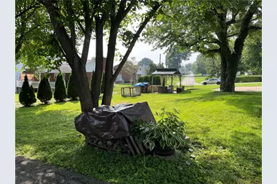 1810 Pennsylvania Avenue, Irwin, PA 15642 - Photo 2