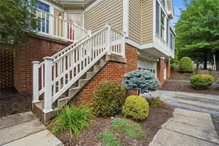 109 Horseshoe Cir E, Canonsburg, PA 15317 - Photo 2