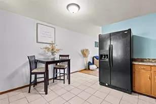 538 Newport Dr, Hempfield Township, PA 15601 - Photo 6