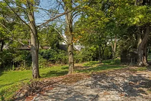 538 Newport Dr, Hempfield Township, PA 15601 - Photo 18