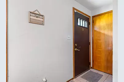 538 Newport Dr, Hempfield Township, PA 15601 - Photo 8