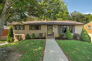 538 Newport Dr, Hempfield Township, PA 15601 - Photo 2