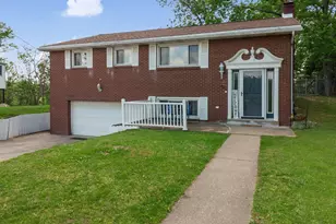 44 Chris Ct, Pittsburgh, PA 15239 - Photo 2