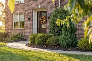 124 Majestic Dr, Cranberry Township, PA 16066 - Photo 2