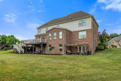 124 Majestic Dr, Cranberry Township, PA 16046 - Photo 2