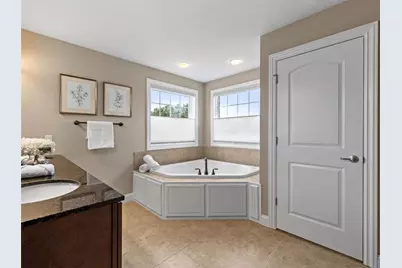 124 Majestic Dr, Cranberry Township, PA 16046 - Photo 14