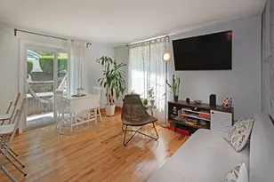 3266 Ward St, Pittsburgh, PA 15213 - Photo 2