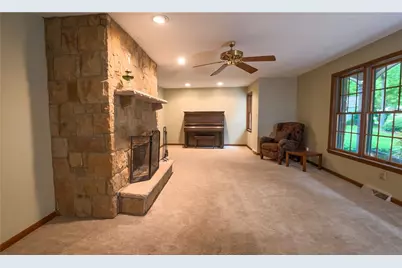 40 Forest Glen Dr, Pine Township, PA 16127 - Photo 6