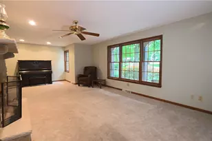 40 Forest Glen Dr, Pine Township, PA 16127 - Photo 8
