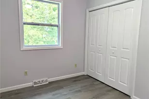 910 Burton, Youngwood, PA 15697 - Photo 12