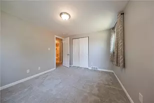 419 Old Hickory Dr, Pittsburgh, PA 15235 - Photo 12