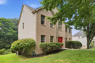807 Wyngold Dr, Pittsburgh, PA 15237 - Photo 2