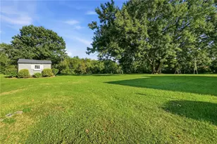 634 Old Morganza Rd, Cecil, PA 15317 - Photo 18