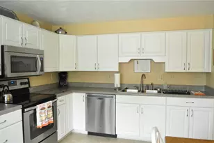 953 Academy Heights Dr, Hempfield Township, PA 15601 - Photo 4