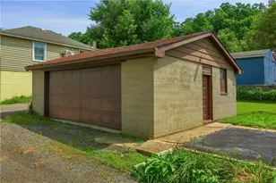 409 E Reynolds St, New Castle, PA 16101 - Photo 6
