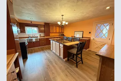 1612 Broad St, South Greensburg Boro, PA 15601 - Photo 8